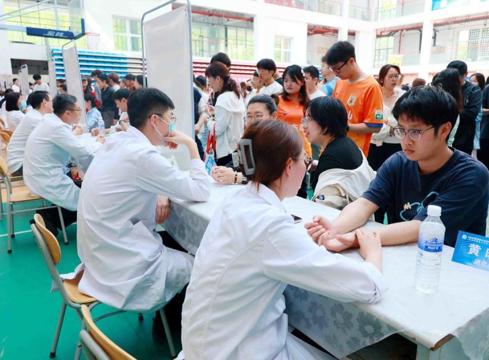 健康校园新风尚 青岛理工大学中医文化市集暨义诊咨询活动纪实